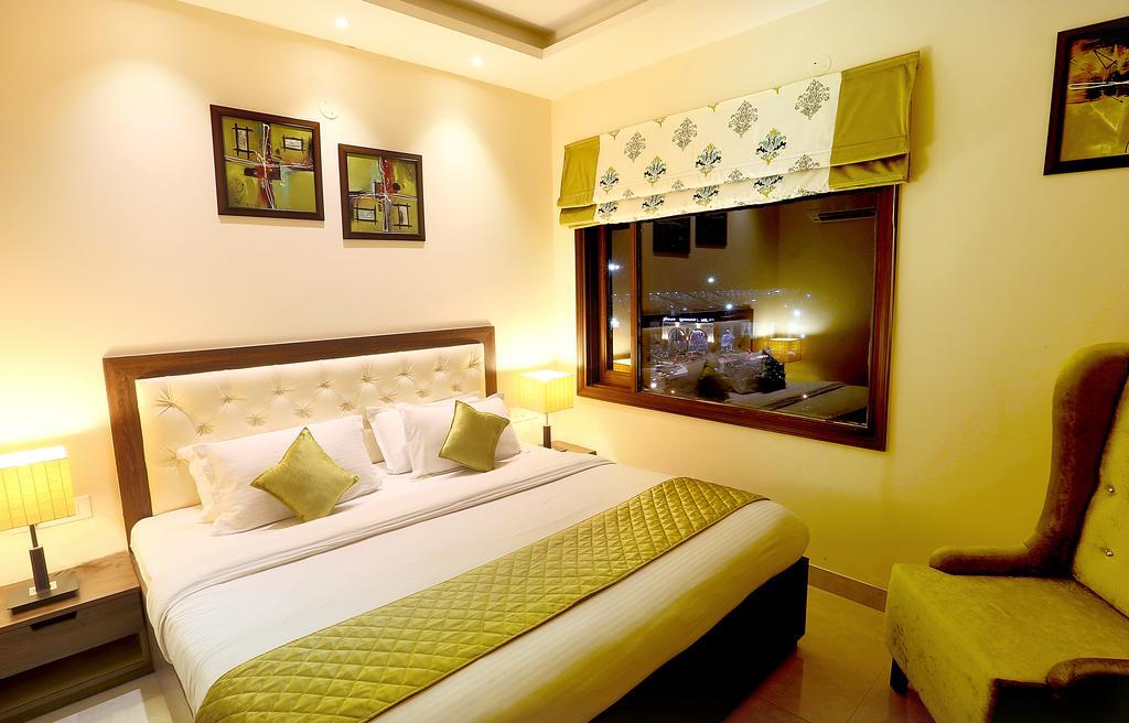 Hotel Rk Grande Ludhiana Habitación foto