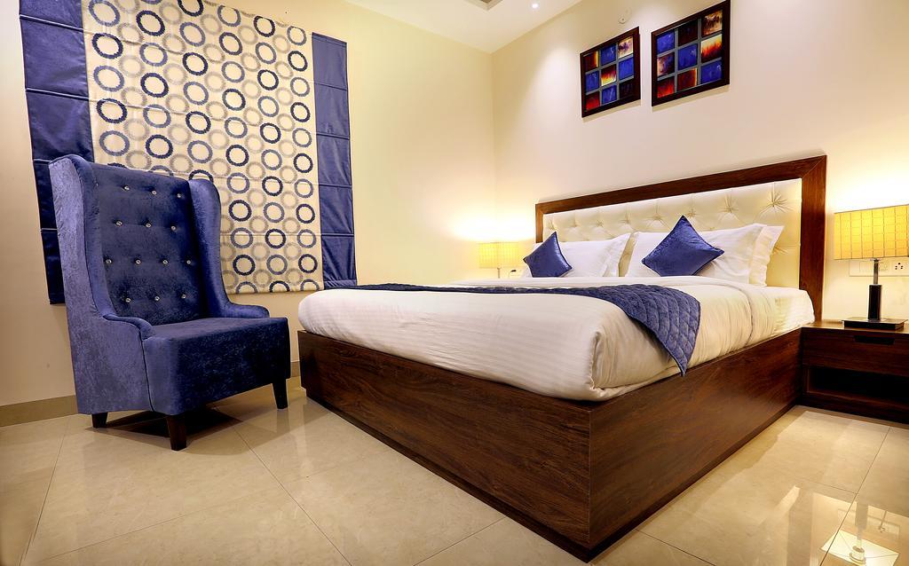 Hotel Rk Grande Ludhiana Habitación foto